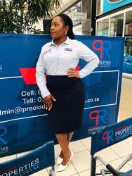 Lizzy Saveko, estate agent