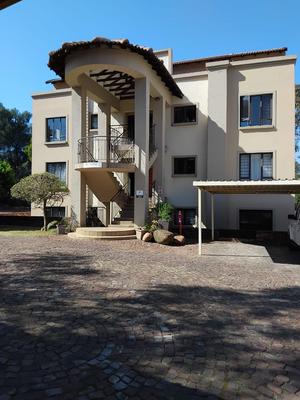 PENT HOUSE  For Sale in Primrose, Germiston