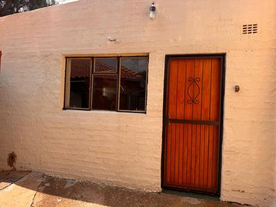 Cottage For Rent in Primrose Hill, Germiston