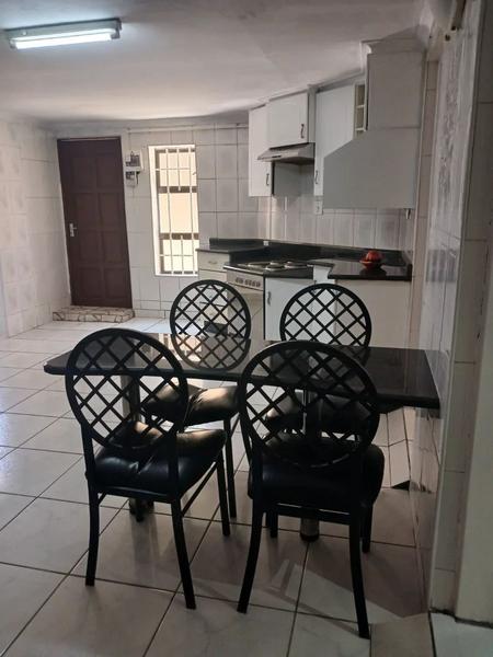 Cottage For Rent in Lyndhurst, Johannesburg